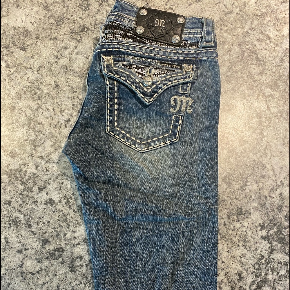 Buckle Miss Me Capri Shorts